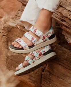 Keen Elle Mixed Riemchensandalen Für Damen | Toasted Coconut/Birch -Keen Geschäft KEEN PDP LifeGrid Sngl Elle Left 8adf5ec5 4ce1 40b5 b07d 462ef0dfce26
