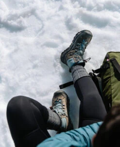 Keen Revel IV Mid Polar Wanderstiefel Für Damen | Magnet/North Atlantic -Keen Geschäft Revel1023629PDPLifestyle2 25c6750c 618d 4ff7 b551 dea3a5ee2e14